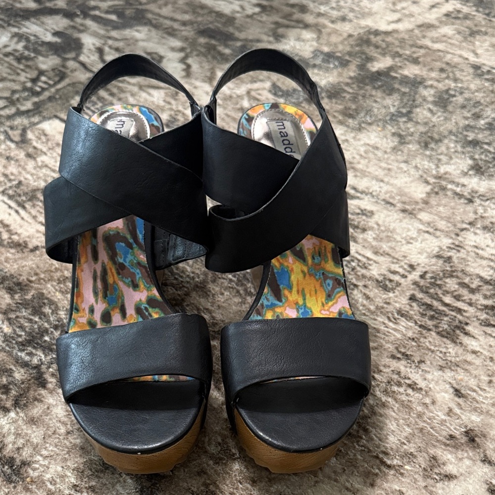 madden girl black wedge